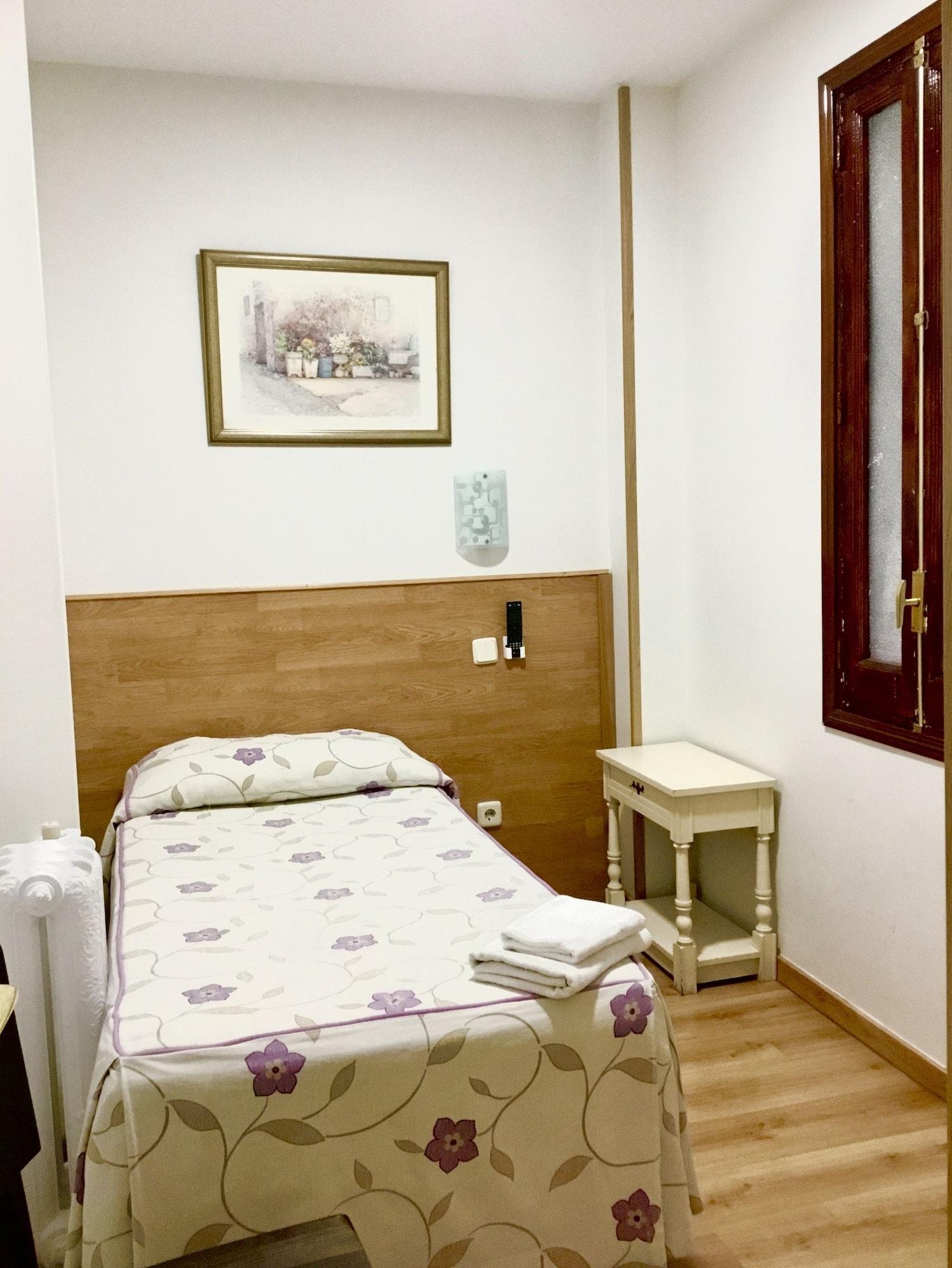Hostal Nersan2 Madrid Dış mekan fotoğraf