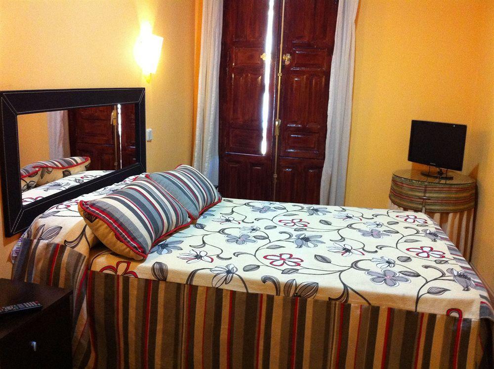 Hostal Nersan2 Madrid Dış mekan fotoğraf