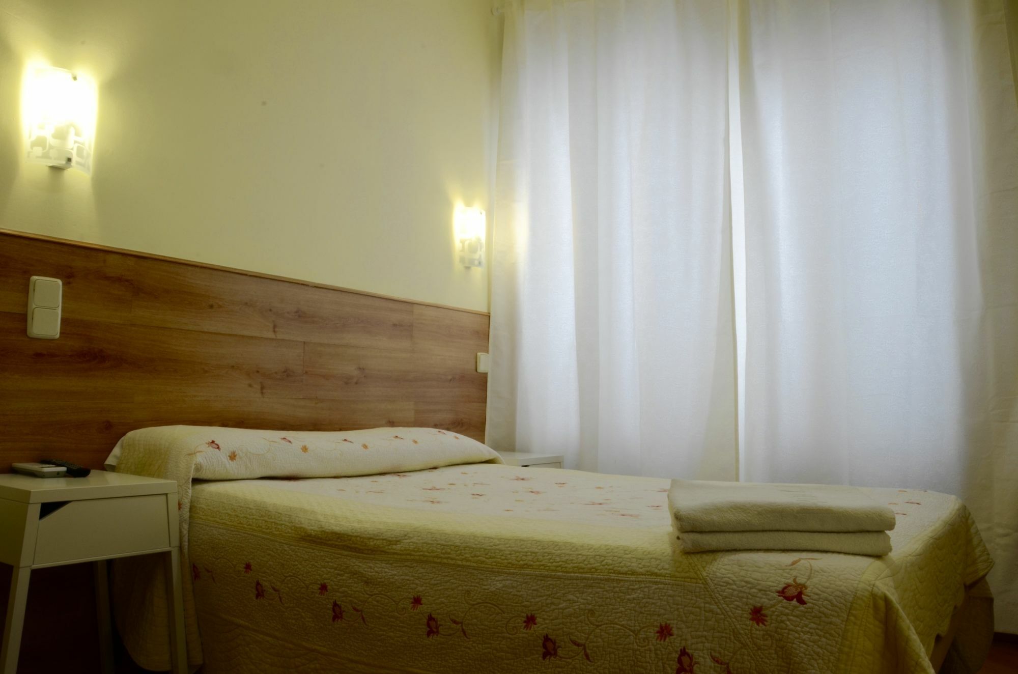 Hostal Nersan2 Madrid Dış mekan fotoğraf