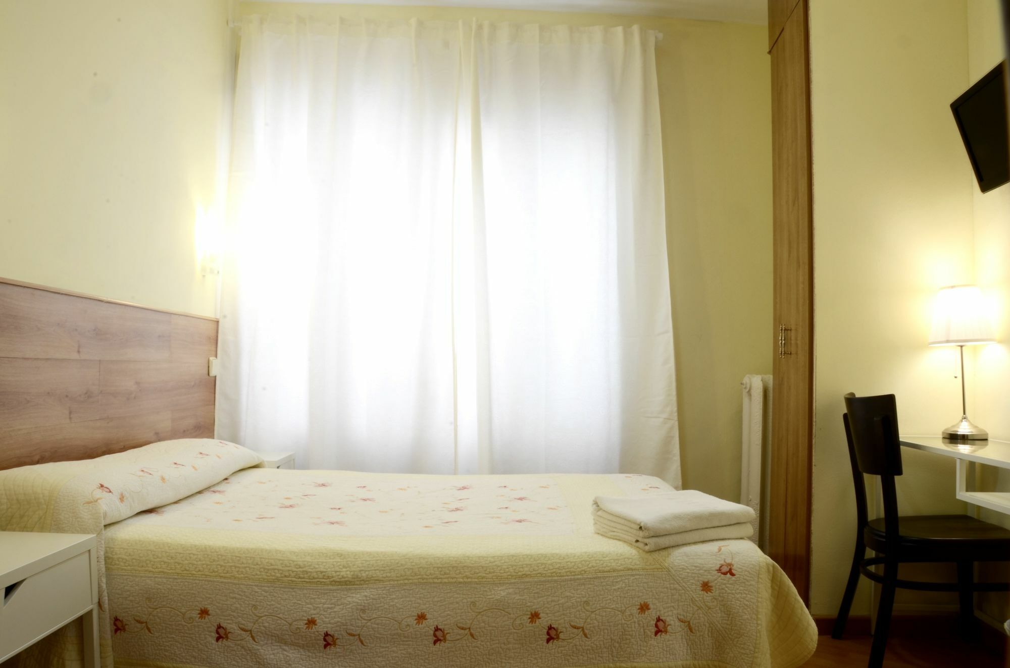 Hostal Nersan2 Madrid Dış mekan fotoğraf
