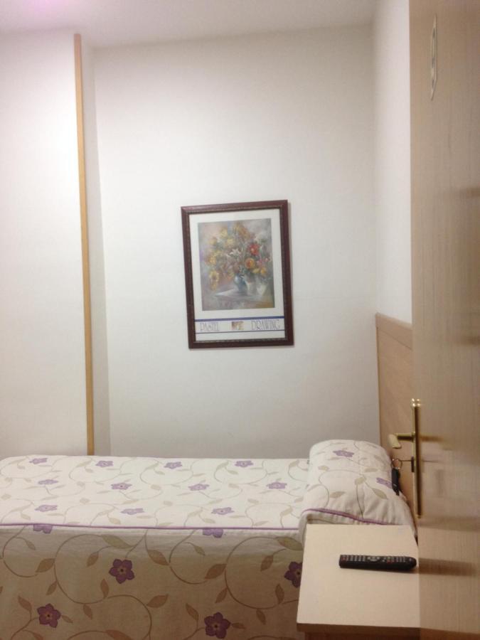 Hostal Nersan2 Madrid Dış mekan fotoğraf